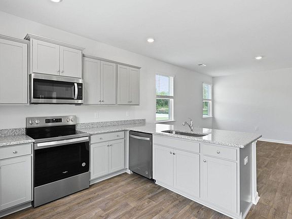 3rd image of 1064 Refuge Way