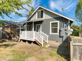 275 Applegate Ave, Yoncalla, OR 97499