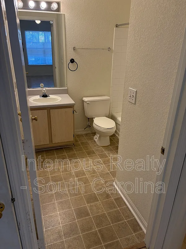 2 bed, 2.0 bath, $1,550 — Photo 3