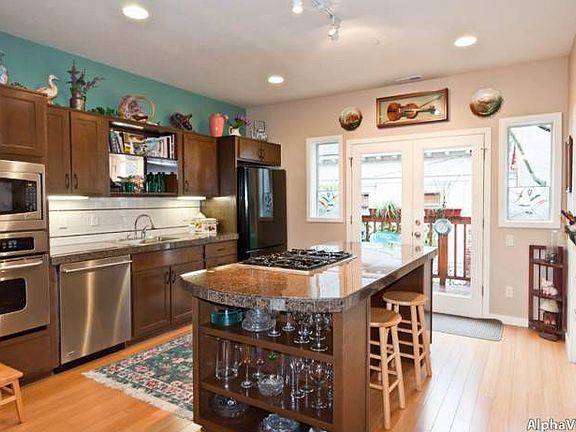 Deluxe Kitchen
