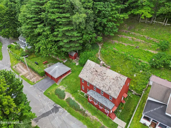 27 Richmond Ln, Adams, MA 01220