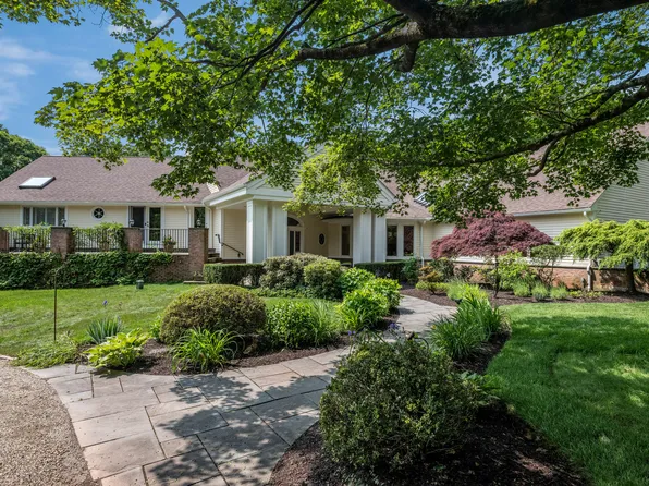 15 Northeast Road, Farmington, CT 06032