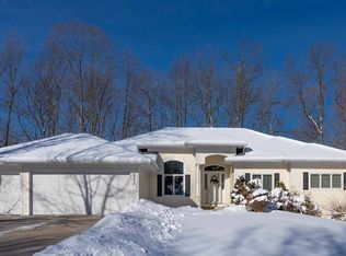 4372 Chatham Dr E, Green Bay, WI 54313