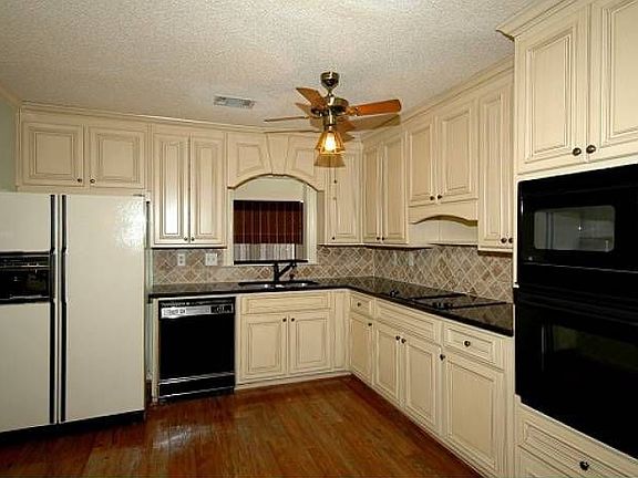 FABULOUSLY UPDATED KITCHE