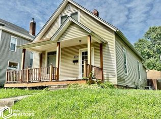 1225 S 10th St, Burlington, IA