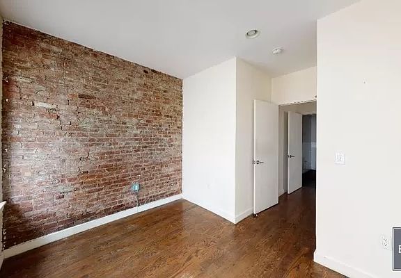 5th image of 3671 Broadway APT 48
