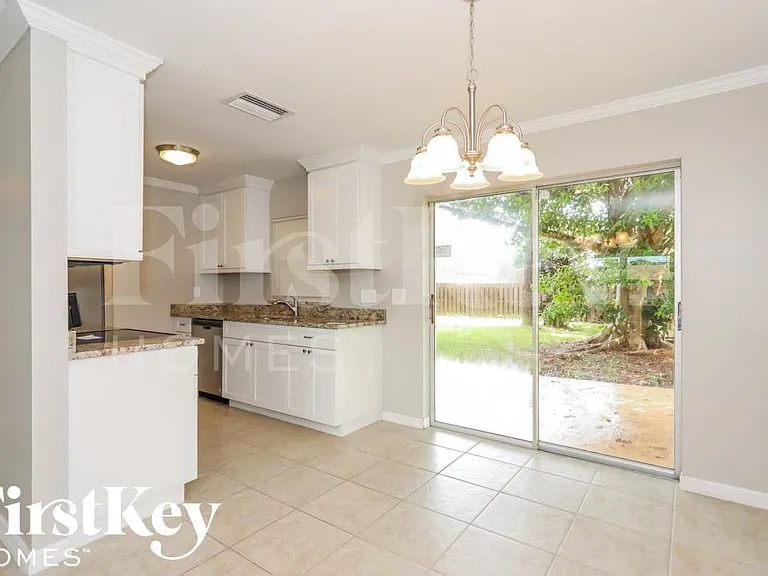 9217 Pomelo Rd E — Photo 6