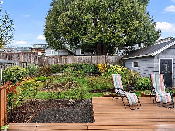 4th image of 7505 SE 18th Ave
