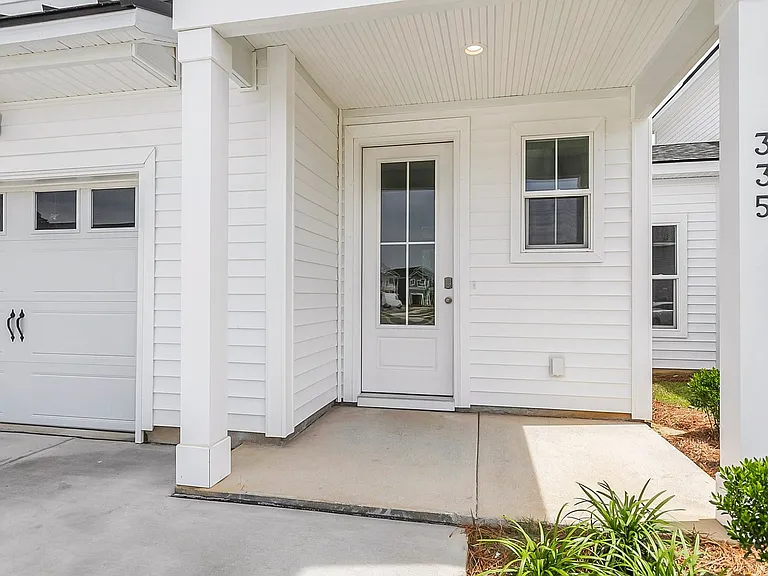 335 Chapman Cir — Photo 5