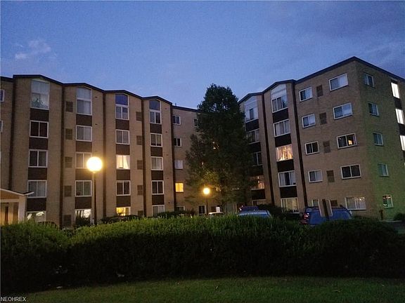3rd image of 25735 Lorain Rd Unit 325