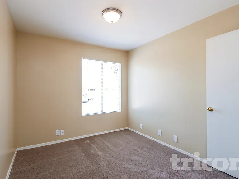 7334 W Carol Ave — Photo 14