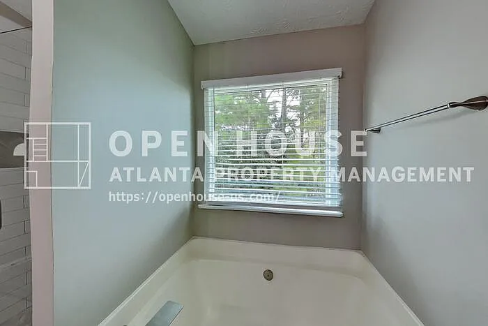 2920 Summit Point Ct — Photo 12