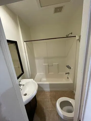 1007 N Gordon St — Photo 7