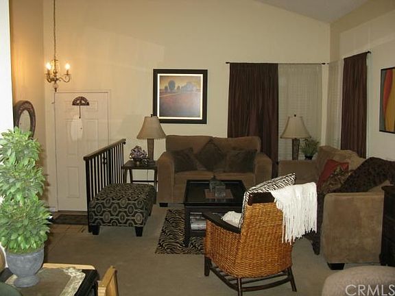 3rd image of 893 Calle Del Norte