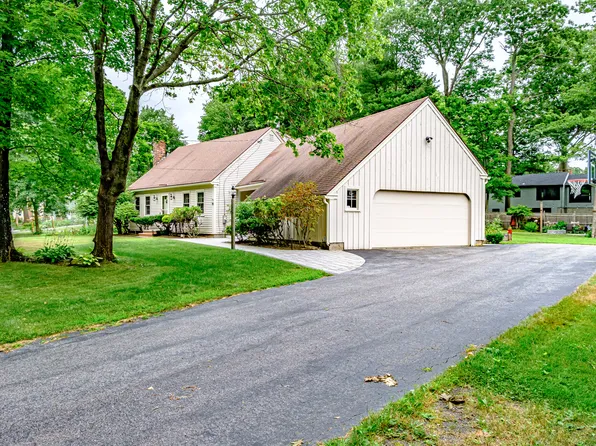 80 Brentwood Rd, Cape Elizabeth, ME 04107
