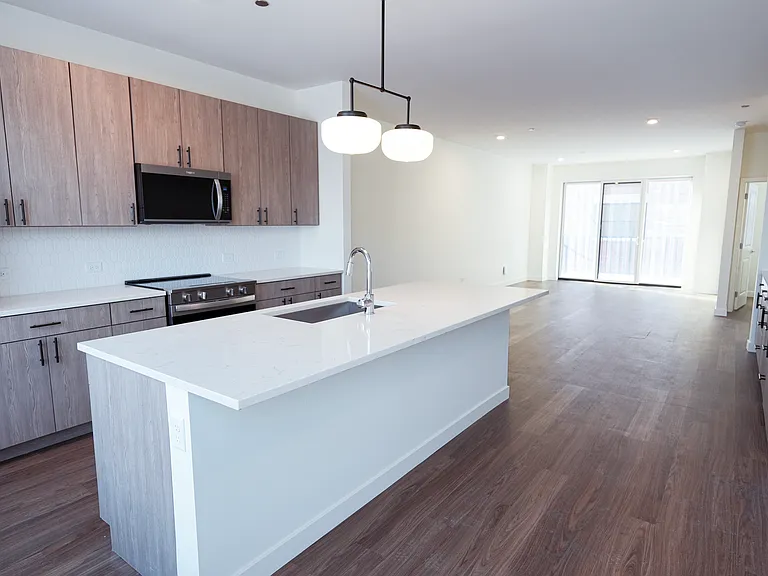 Galewood Residences — Photo 14