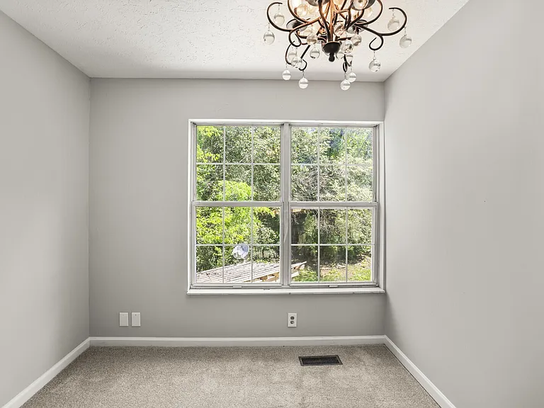 3127 Creekview Ln — Photo 8