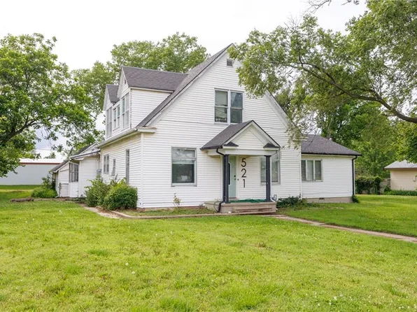 521 N 15th St, Fredonia, KS 66736