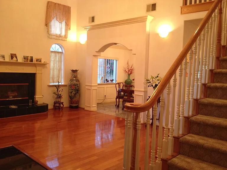 4735 Willard Ave — Photo 3