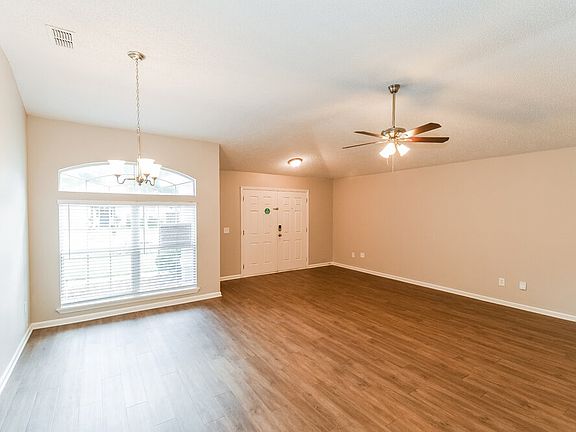 5th image of 8062 Welbeck Ln