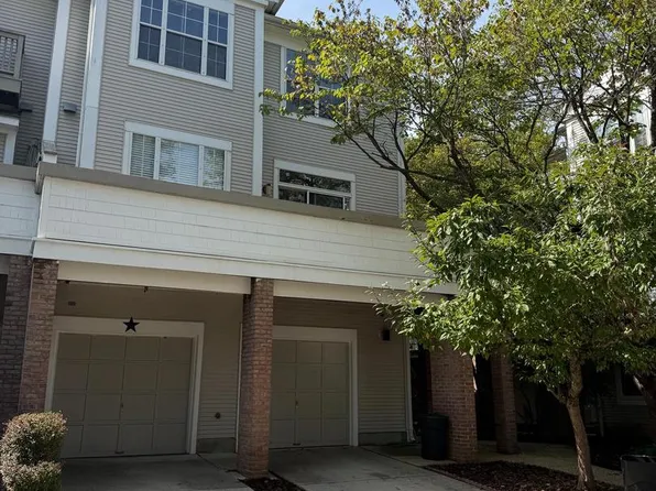 10344 Royal Woods Ct, Montgomery Village, MD 20886