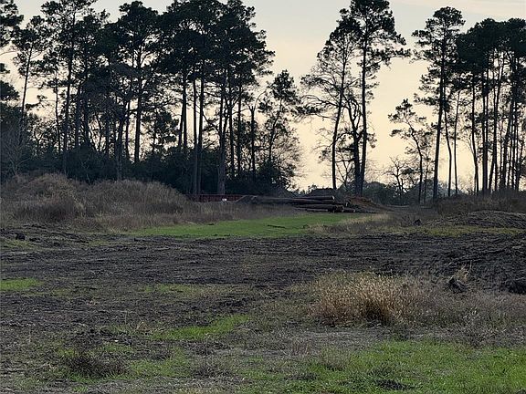 2nd image of 2 Homestead Hill Rd