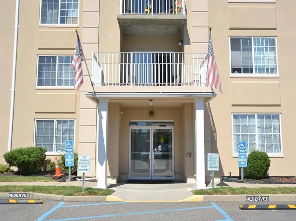 54 School Street #317, Westbury, NY 11590