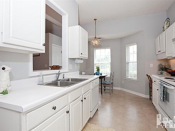 4th image of 705 Bancroft Dr