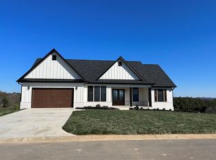 118 Hilltop View Dr, Dandridge, TN 37725