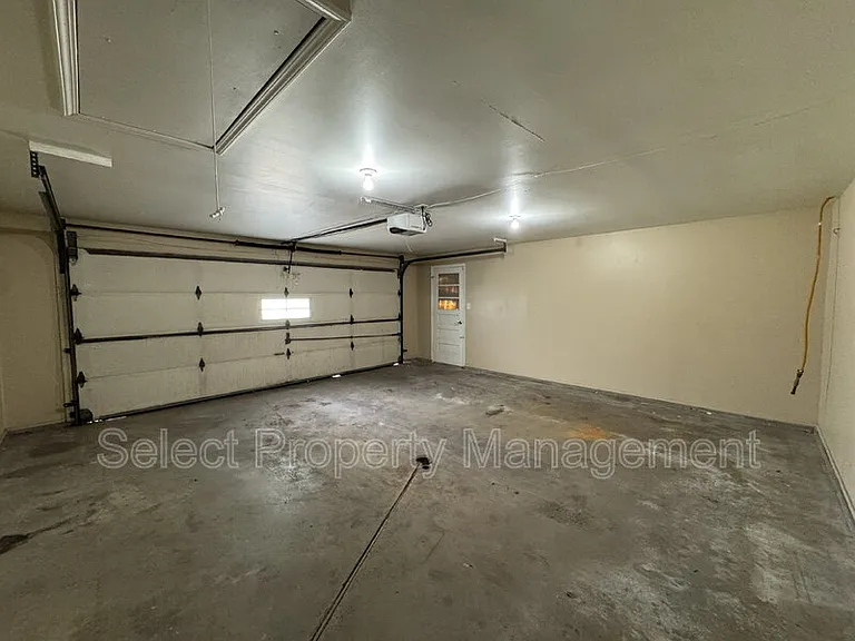 7021 Omaha Ct — Photo 11
