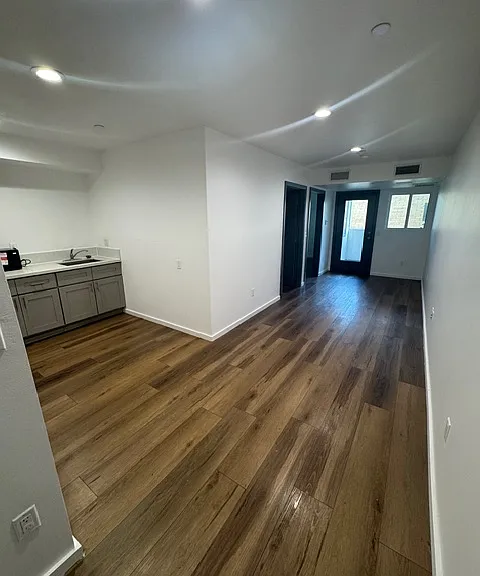 325 N Fickett St — Photo 19