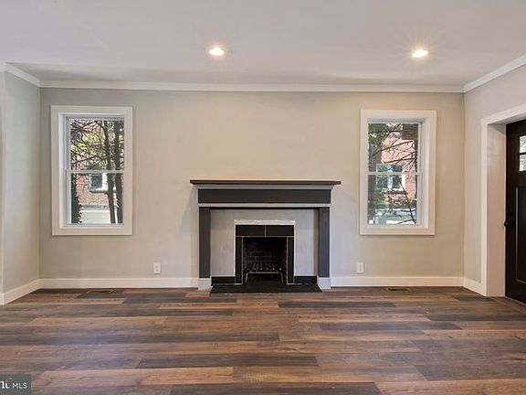 5th image of 828 Myra Ave