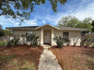 2066 Foxwood Dr, Melbourne, FL 32935
