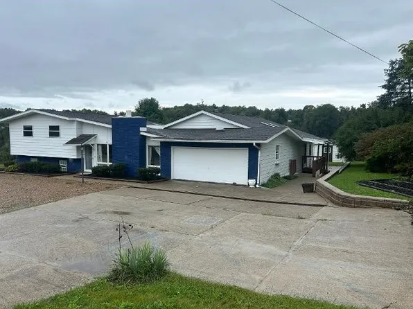 7696 National Pike, Uniontown, PA 15401