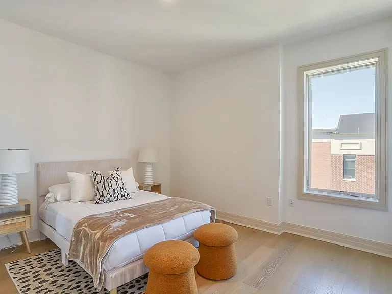 931 Madison St #405 — Photo 18