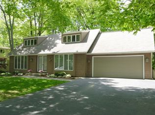 3264 Beechwood Cir, Niagara Falls, NY 14304
