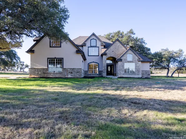 254 Logans Way, Blanco, TX 78606