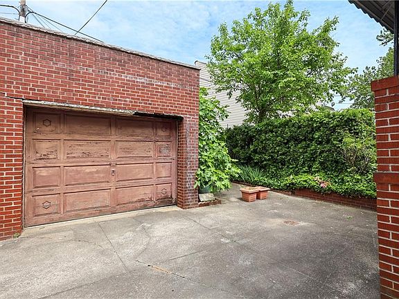 5th image of 2539 Bath Ave