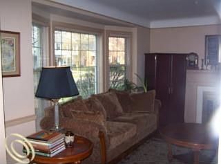 3rd image of 1858 Kenmore Dr