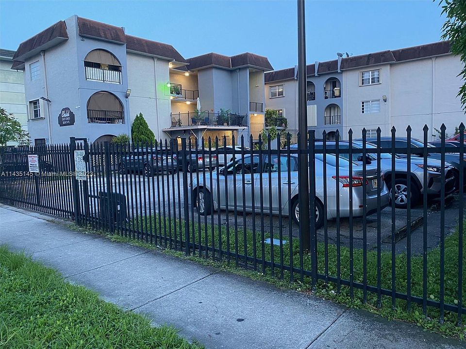 1st image of 300 W 74th Pl APT 205
