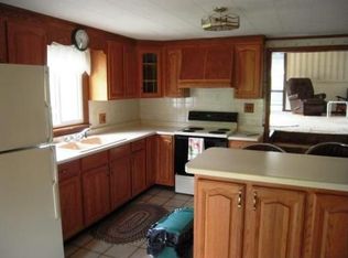 37 Yeaton Hill Rd, Springvale, ME 04083