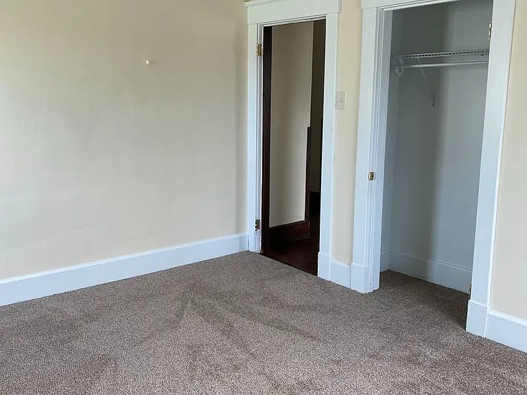 326 E Liberty St — Photo 10