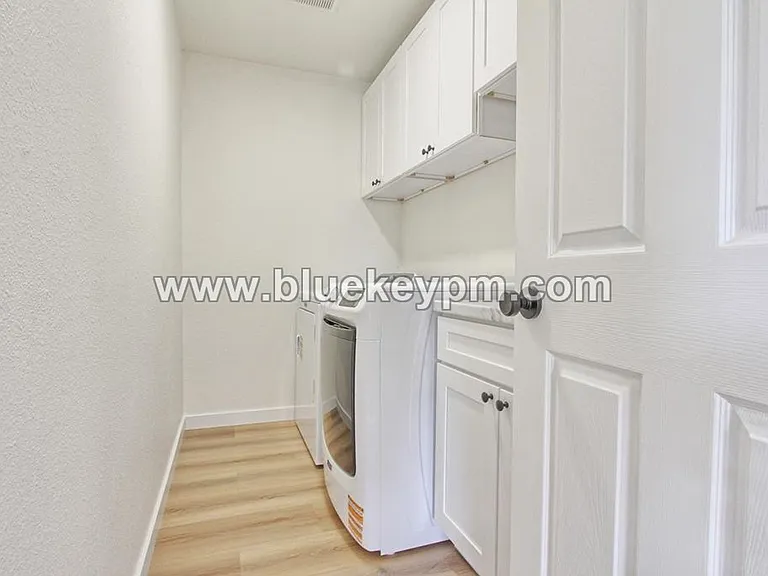 2905 Main St — Photo 5