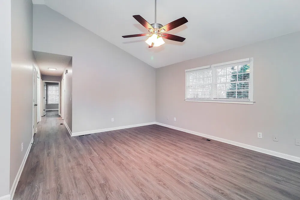 3 bed, 2.0 bath, 1298 sqft, $1,855 — Photo 4