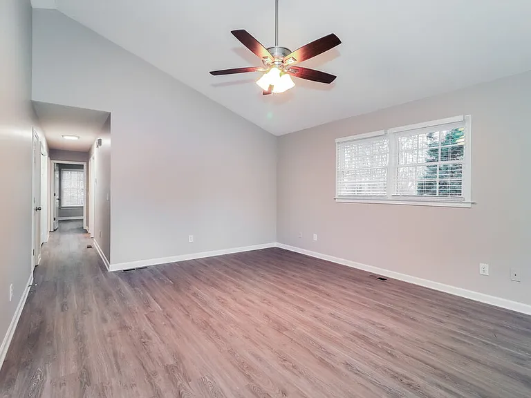 55 Broadlands Dr — Photo 4