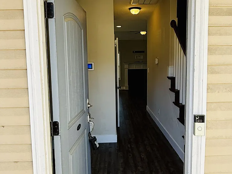848 Bellingham Way — Photo 2