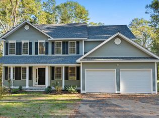 19 Griffin Rd, Hudson, NH 03051