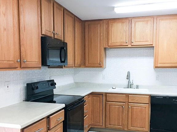 3rd image of 1170 Bluebird Dr