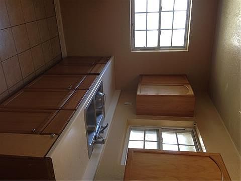 4th image of 745 Hillside Dr
