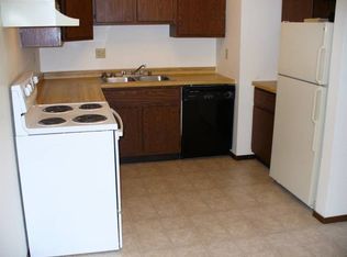 12 Easthaven Ct APT 8, Appleton, WI 54915